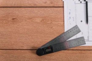 זווית שטוחה, זוויות ומחברים, פרזול לנגרות